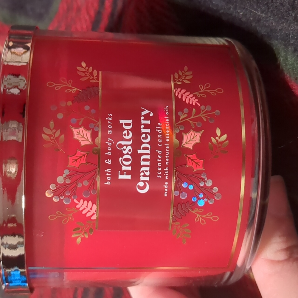 Red bath & body works candle